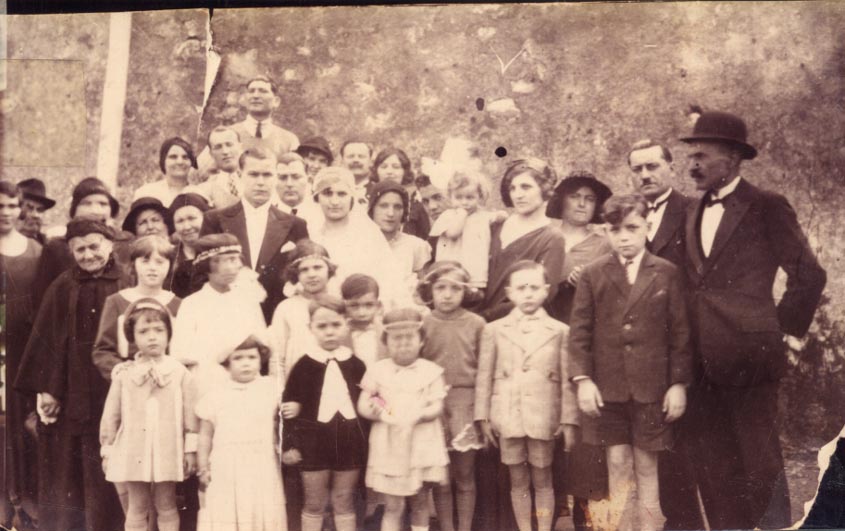 mariage René et Henriette avec Mémy derrière la mariée